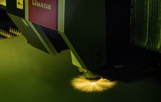 AMADA - ENSIS 3015 AJ - fiber lézergép vágófej